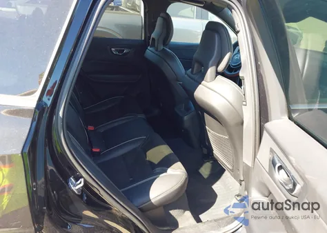 2018 Volvo Xc60 T6 R-Design from USA, damaged, VIN LYVA22RM8JB106488